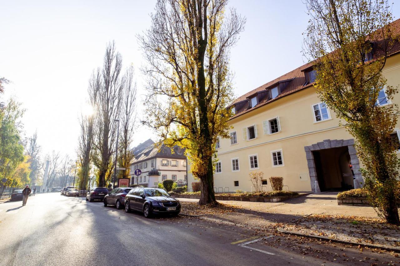 Central Living Vegova-With Parking Любляна Экстерьер фото